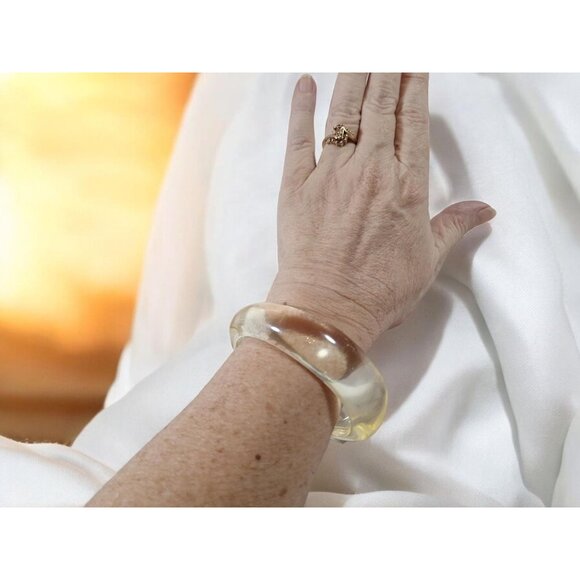Vintage Lucite Bangle, 1950's Chunky Bracelet, Clear Retro Fashion Jewelry - Picture 2 of 9